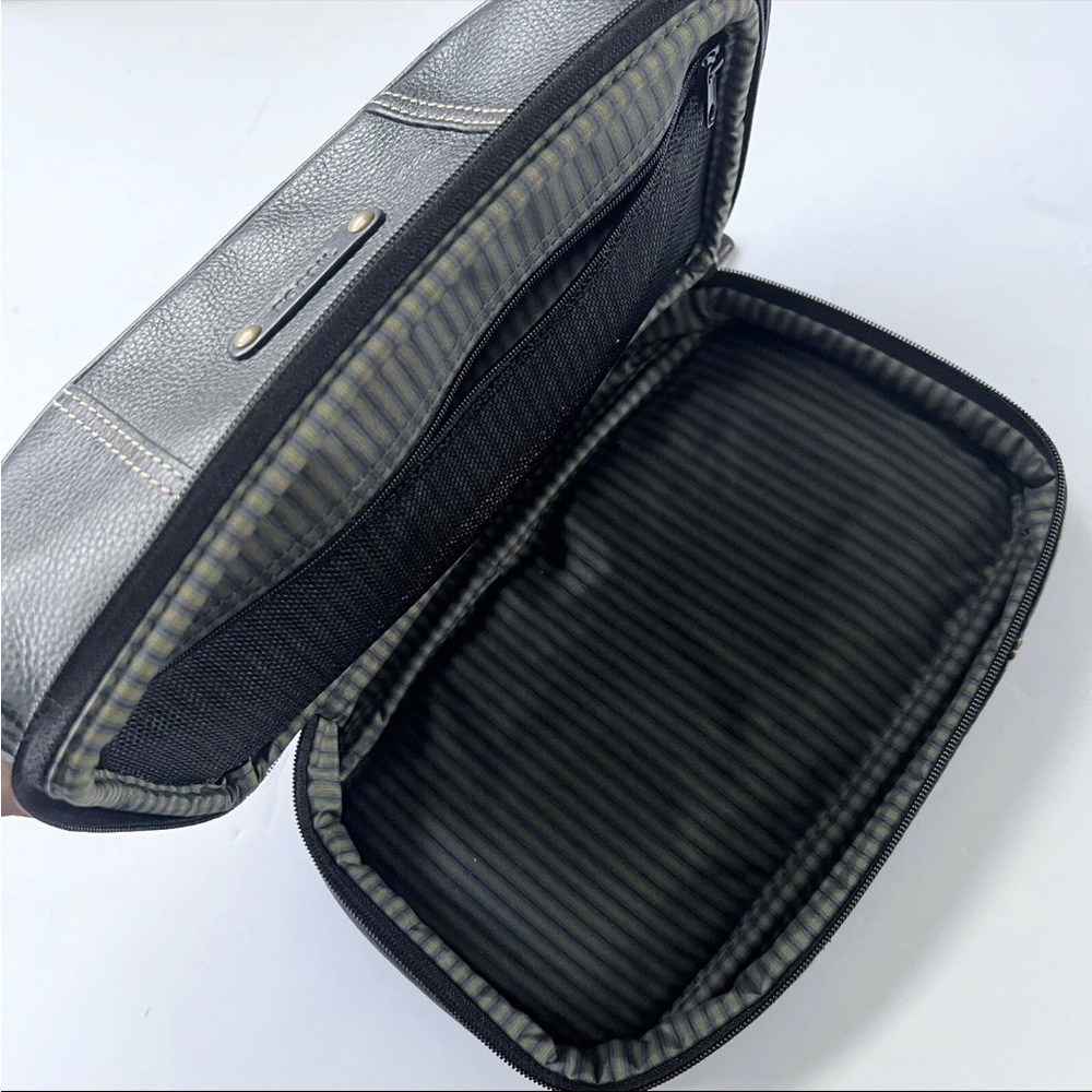 Fossil Black Leather Toiletry Bag - Picture 3 of 11